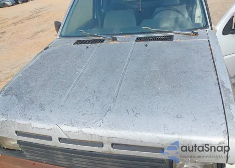 1987 Nissan D21 King Cab из США, поврежденный, VIN 1N6ND16S2HC374352